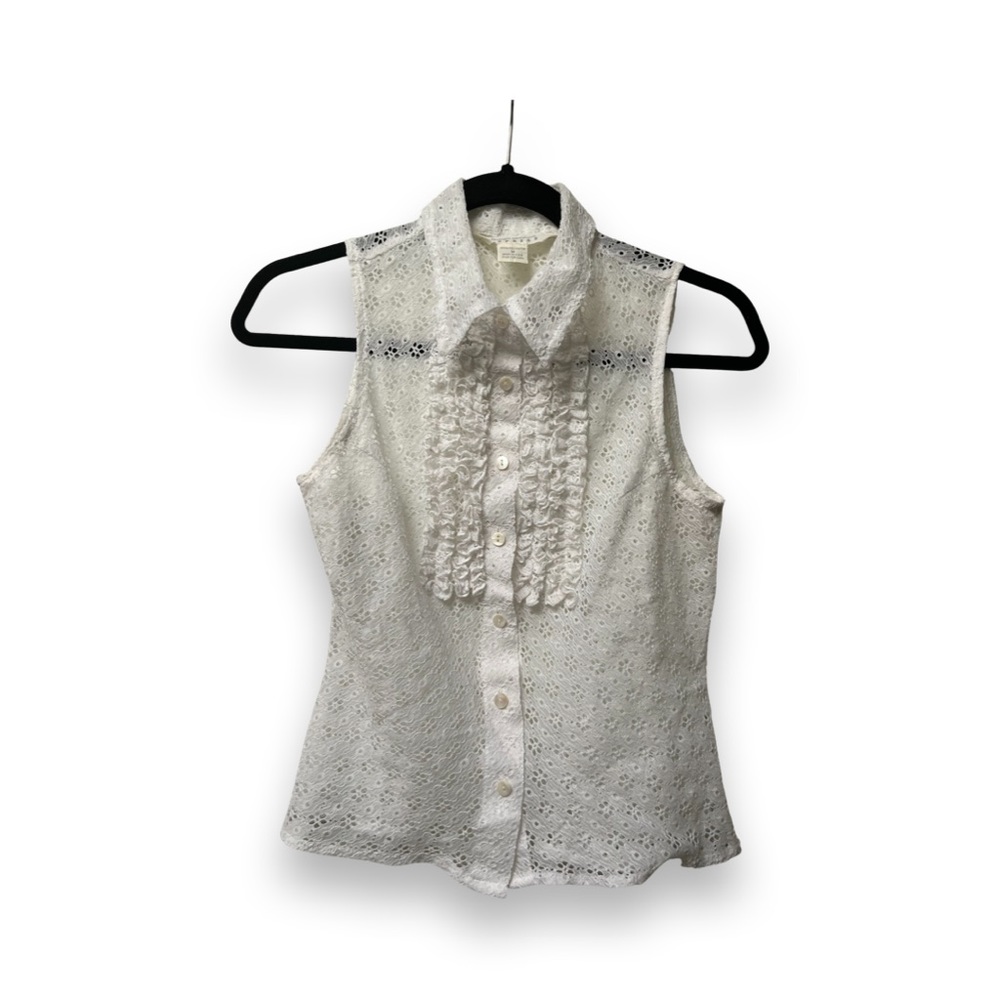 Vintage white lace sleeveless shirt
